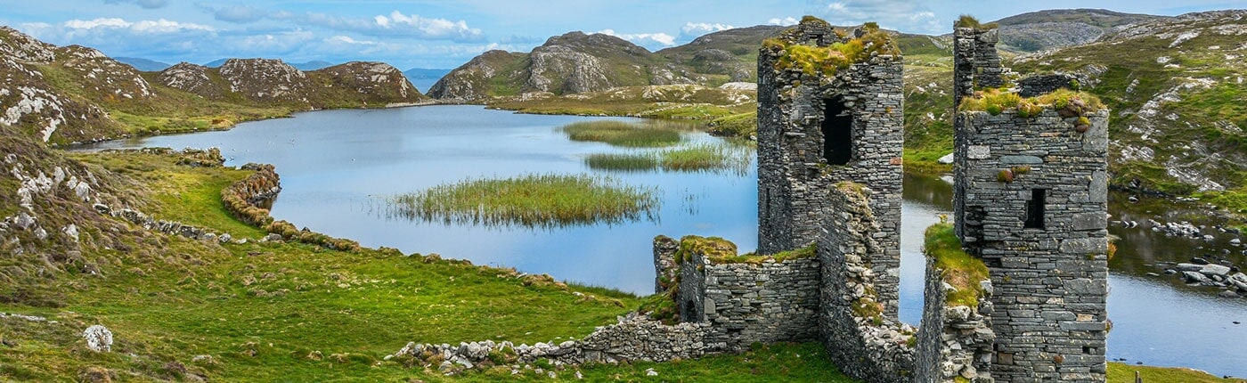 ruins of three castle head in cork, ireland