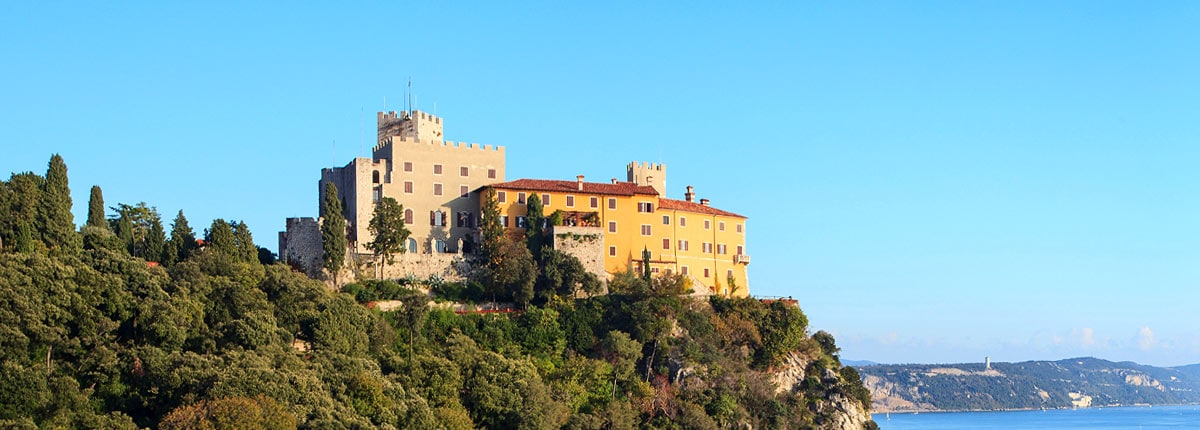 view the ruins of the old duino castle in trieste