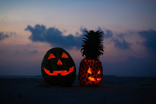 halloween-fruit-lanterns-on-the-beach.jpg